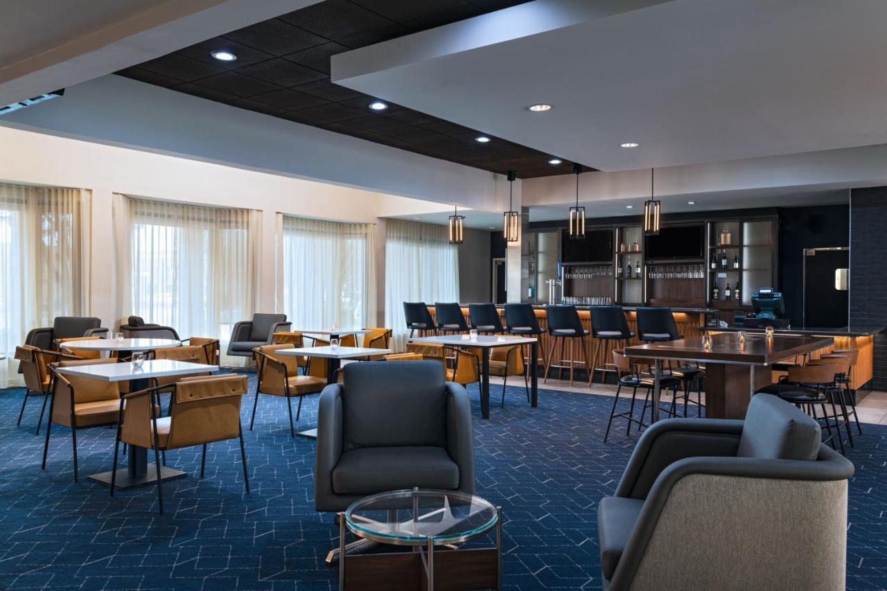 Courtyard By Marriott San Antonio Airport Hotell Exteriör bild