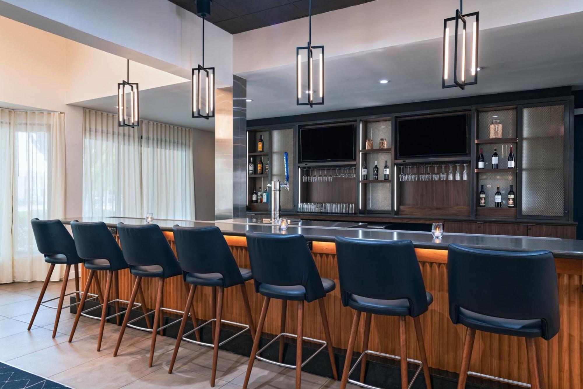 Courtyard By Marriott San Antonio Airport Hotell Exteriör bild